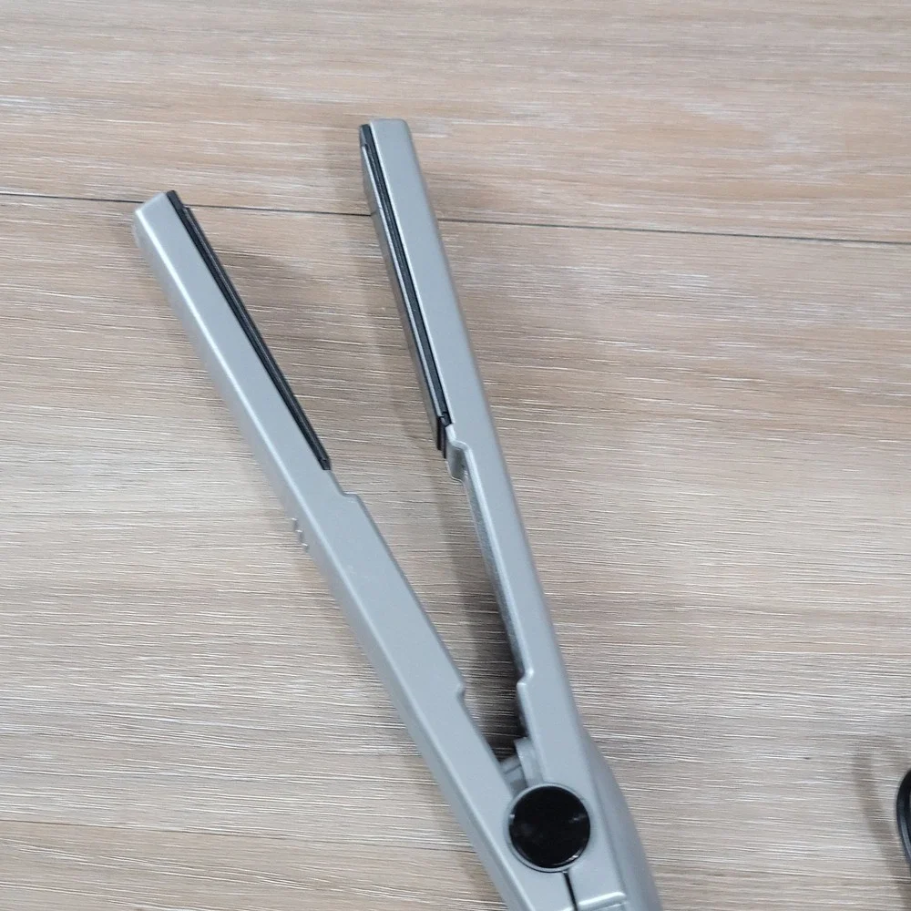 Conair CS50BXBC Silver Mini Hair Straightener Flat Iron Dual Voltage
